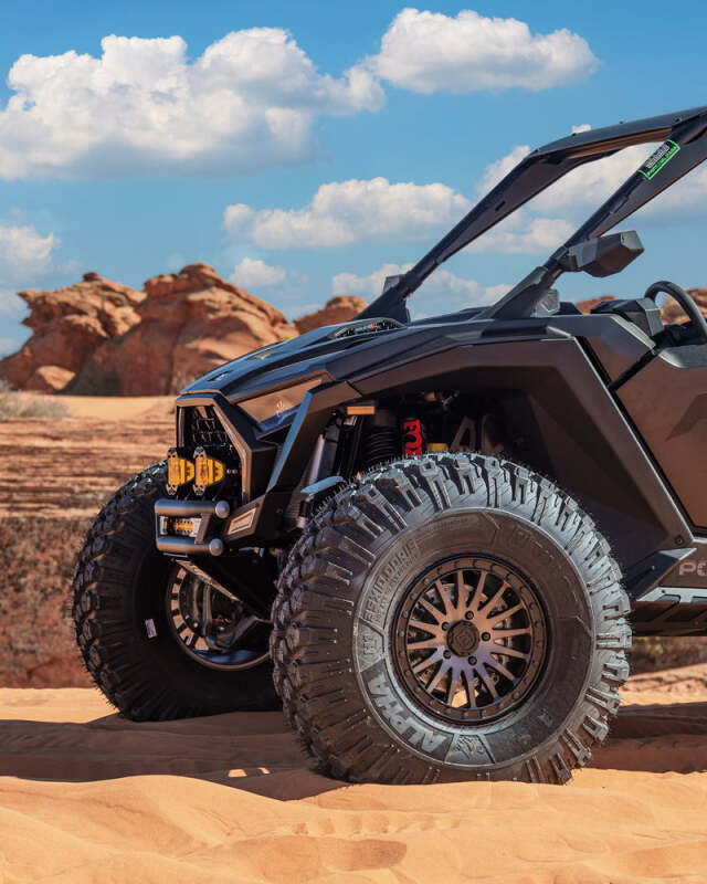 Load image into Gallery viewer, Elektric Off Road FAB610014 ELK Front Bumpers
