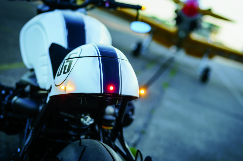 Load image into Gallery viewer, Kuryakyn 2570 KUR Turn Signal Kits B
