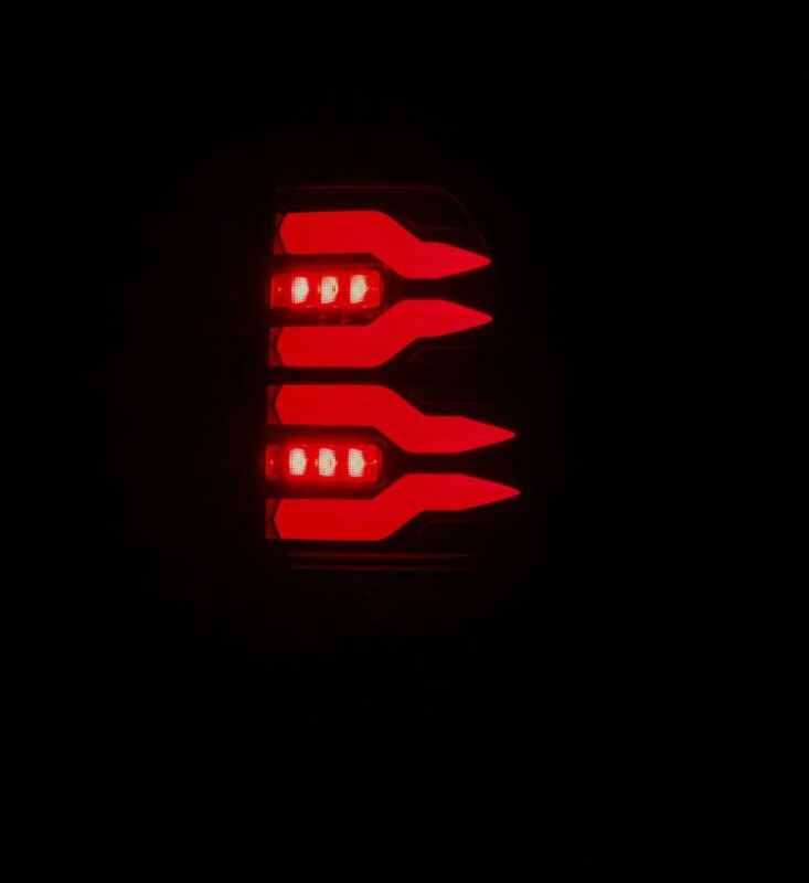 Load image into Gallery viewer, Alpharex 658003 ARX LUXX Tail Lights
