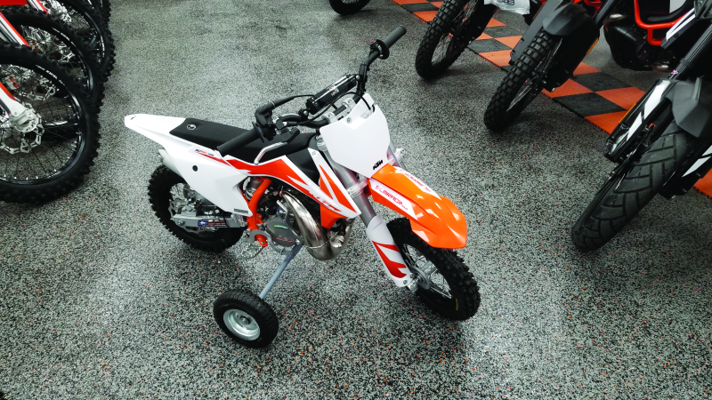 Load image into Gallery viewer, Bikemaster 150400 BKM Training Wheels
