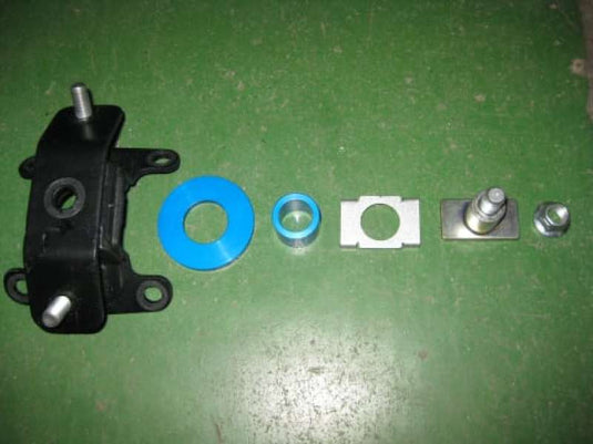 Cusco 965 912 A CUS Trans Mounts