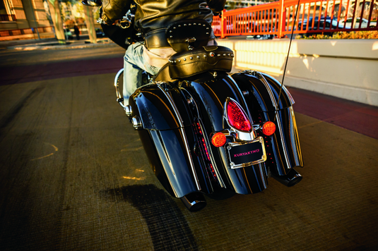 Kuryakyn 5670 KUR Saddlebags B