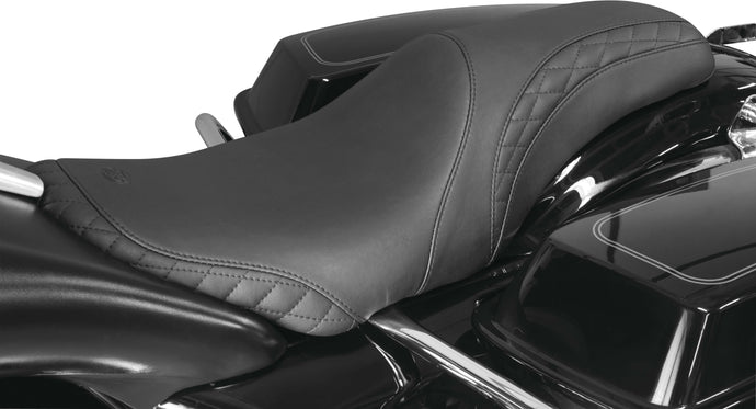 Mustang 75269 Tripper Fastback Seat - Standard