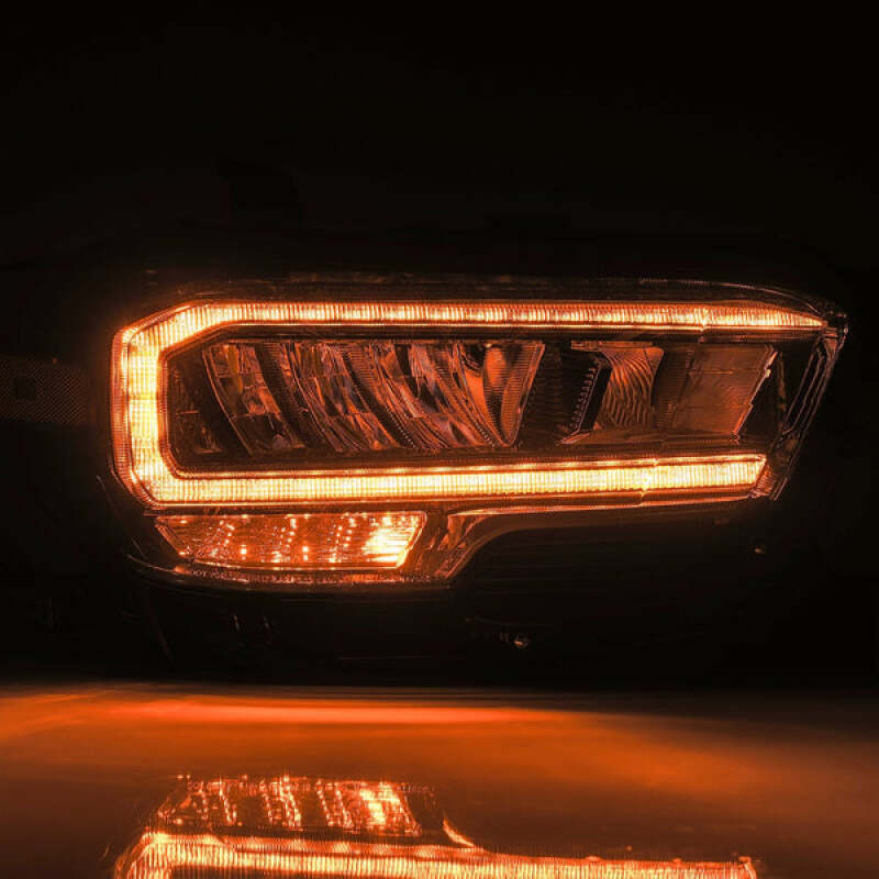 Load image into Gallery viewer, Alpharex 880702 ARX LUXX Headlights
