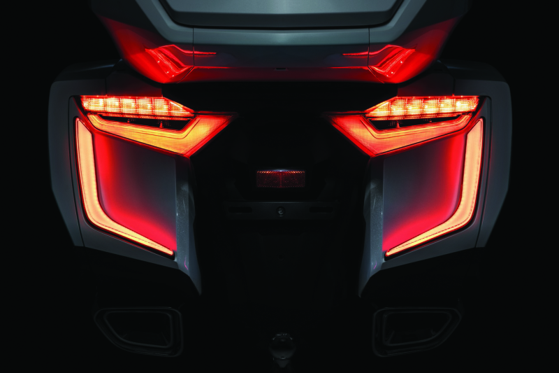 Load image into Gallery viewer, Kuryakyn 3262 KUR LED Auxilliary Lights J
