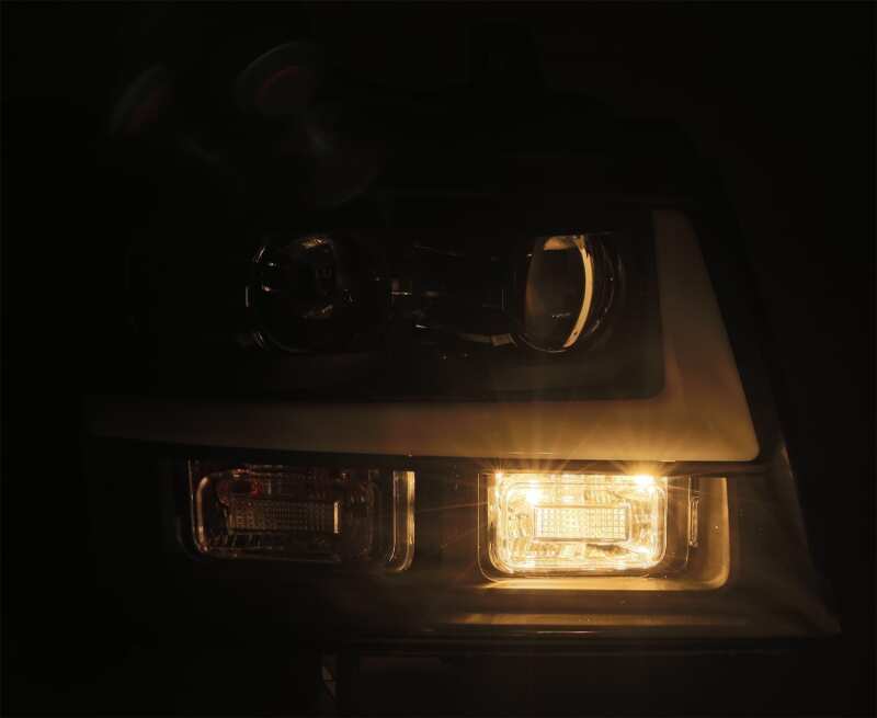 Load image into Gallery viewer, Alpharex 880295 ARX LUXX Headlights
