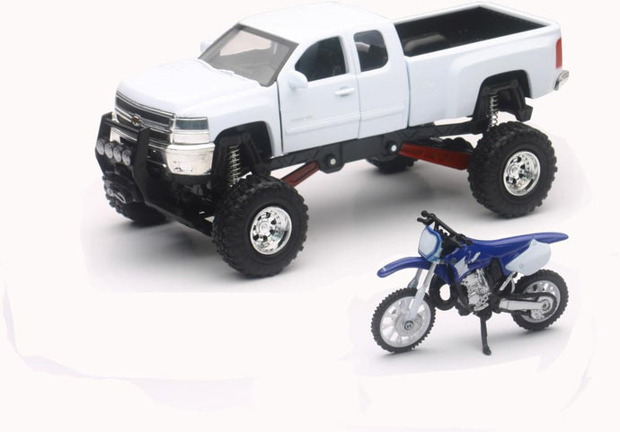 New Ray Toys SS-54416 1:43 Scale White Chevy Silverado 4x4 with Yamaha Dirt Bike
