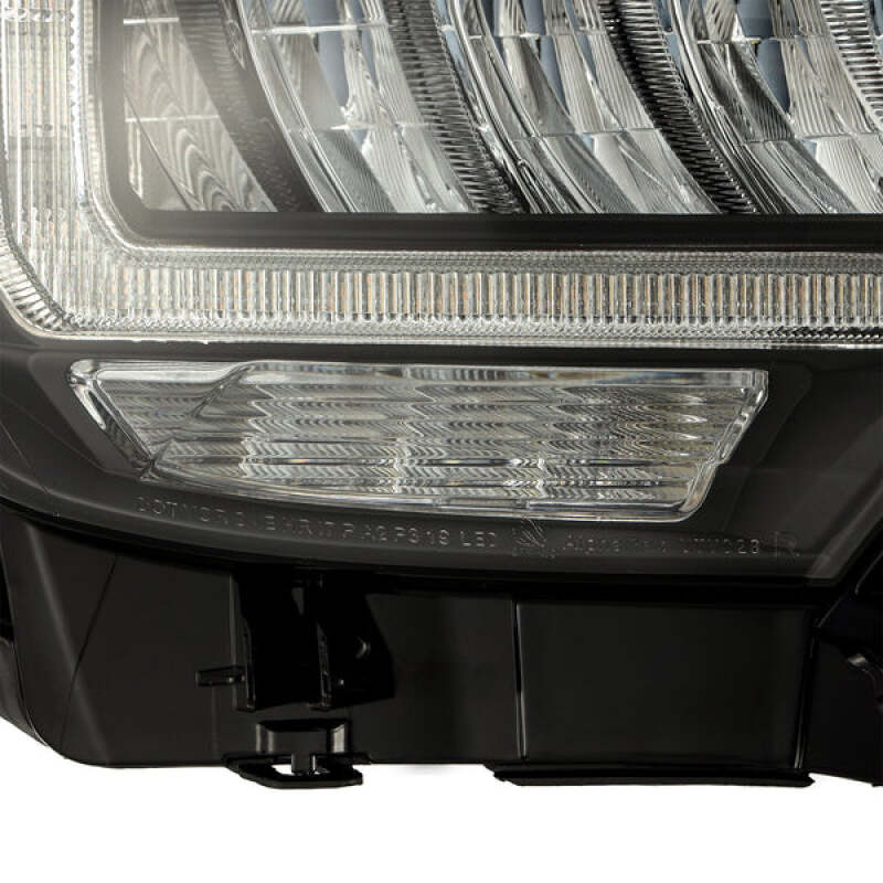 Load image into Gallery viewer, Alpharex 880702 ARX LUXX Headlights

