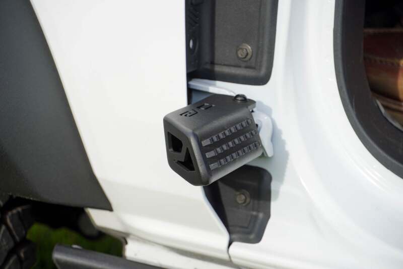 Load image into Gallery viewer, Dv8 Offroad STBR-01 DVE Foot Pegs
