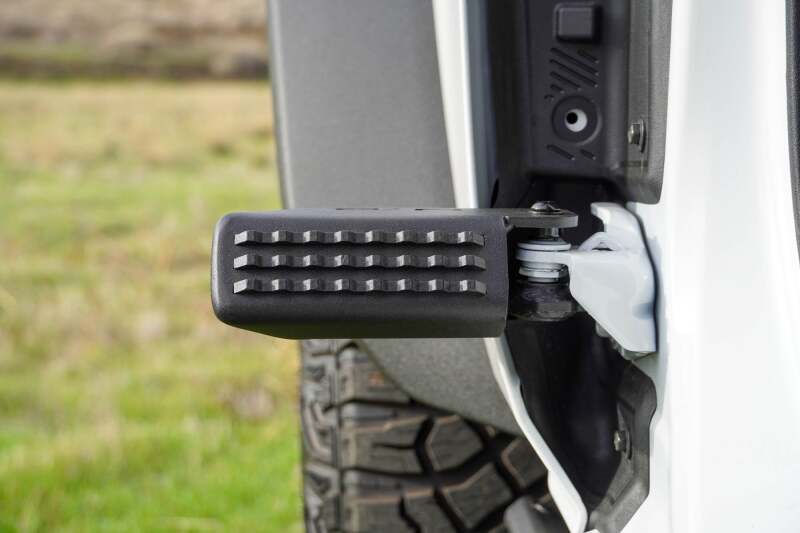 Load image into Gallery viewer, Dv8 Offroad STBR-01 DVE Foot Pegs
