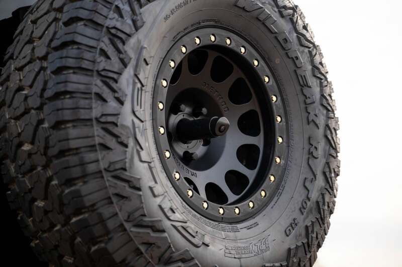 Load image into Gallery viewer, Dv8 Offroad TCJL-EXT DVE Tire Carriers
