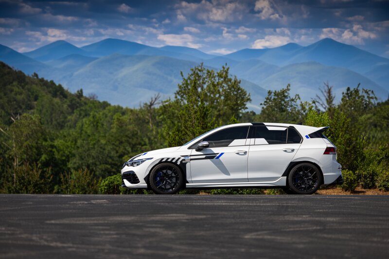 Load image into Gallery viewer, Apr SUS00017 APR Lowering Springs
