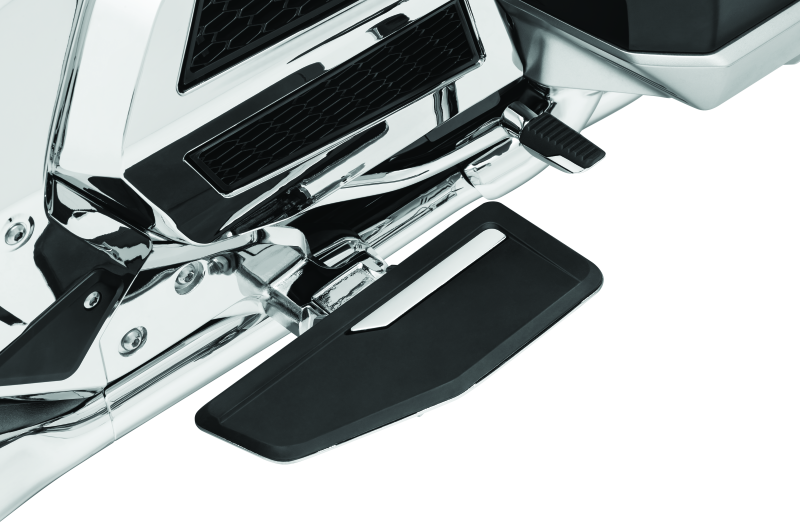 Load image into Gallery viewer, Kuryakyn 6752 KUR Floorboards D
