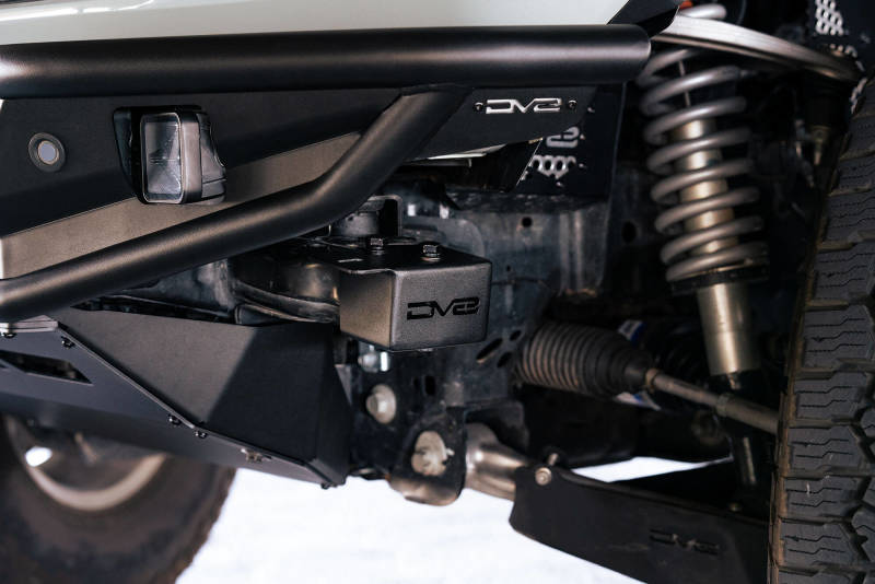 Load image into Gallery viewer, Dv8 Offroad LBBR-07 DVE Crash Bar Caps
