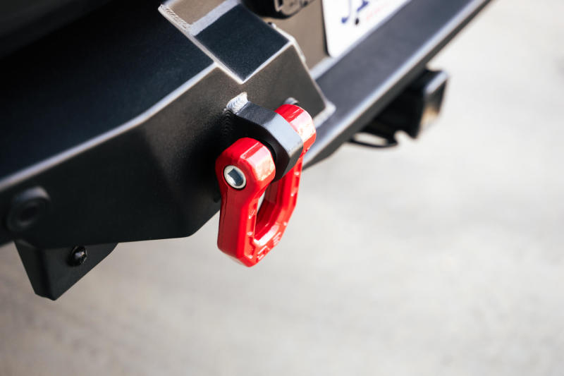 Load image into Gallery viewer, Dv8 Offroad UNSK-01RD DV8 Shackles
