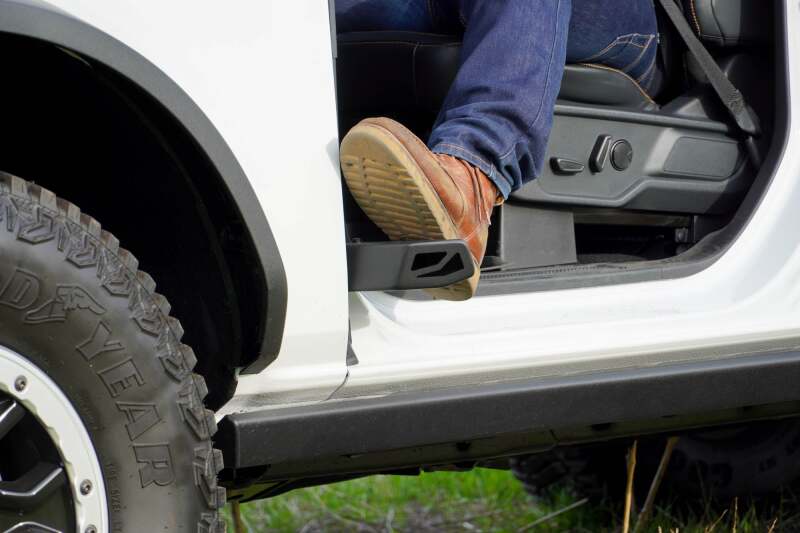 Load image into Gallery viewer, Dv8 Offroad STBR-01 DVE Foot Pegs
