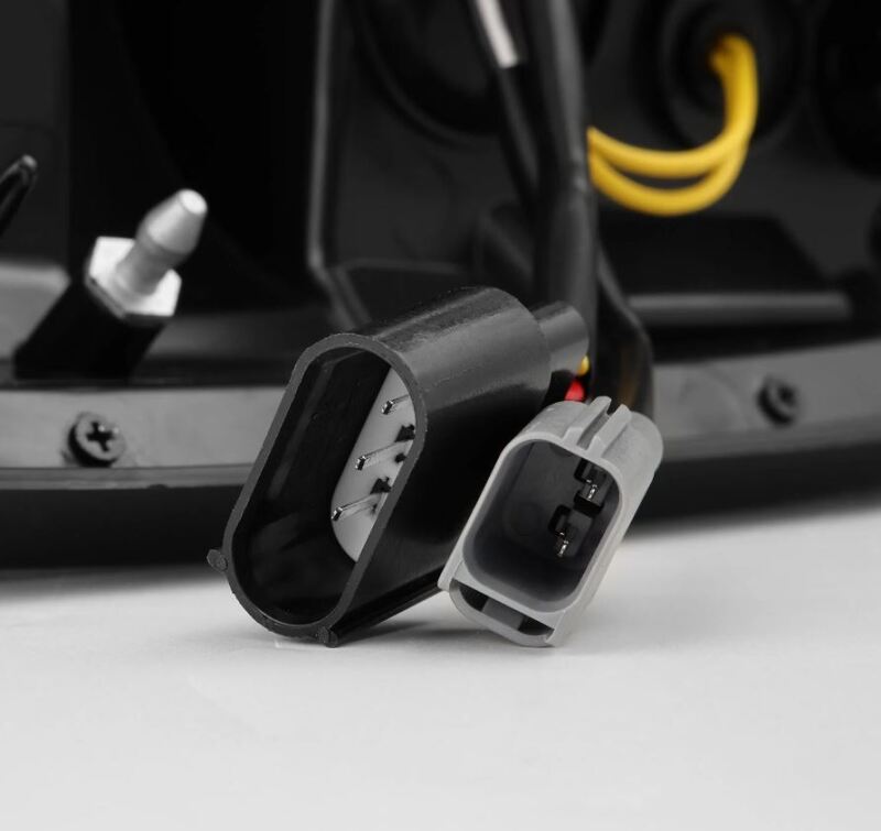 Load image into Gallery viewer, Alpharex 658002 ARX LUXX Tail Lights
