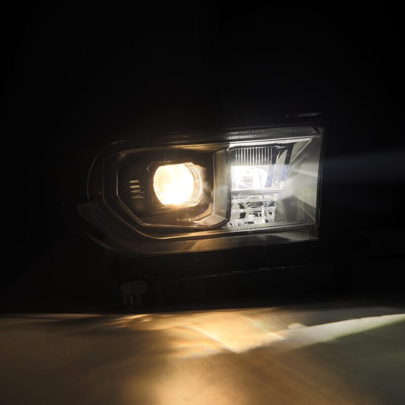 Load image into Gallery viewer, Alpharex 880823 ARX LUXX Headlights
