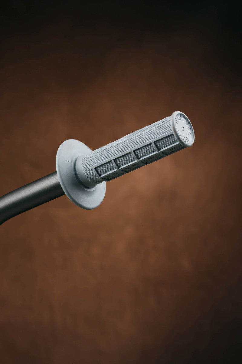 Load image into Gallery viewer, Renthal G086 REN MX Grips
