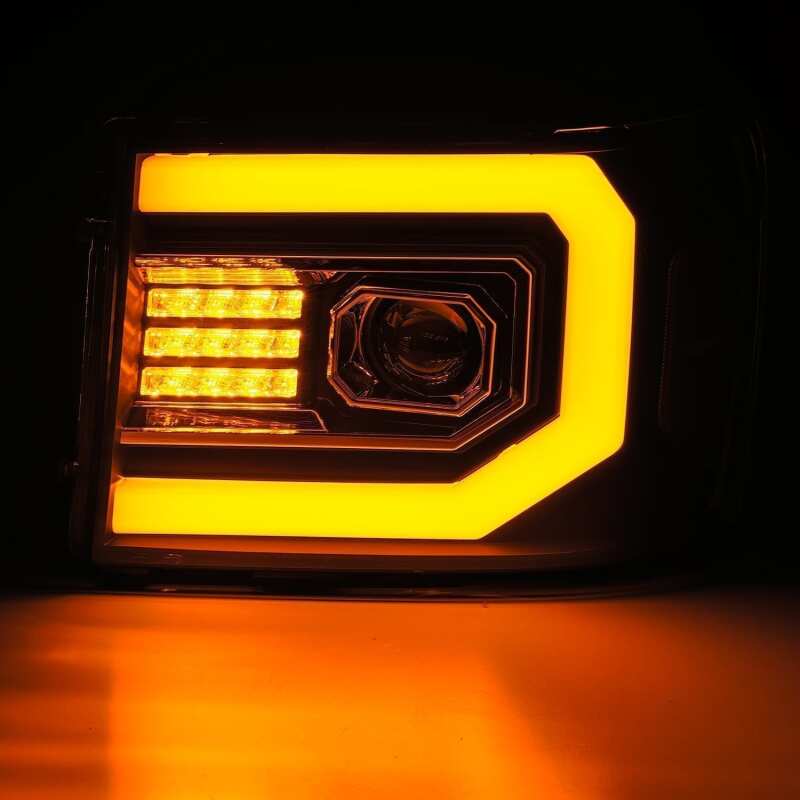 Load image into Gallery viewer, Alpharex 880097 ARX LUXX Headlights
