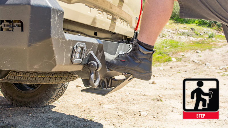 Load image into Gallery viewer, Body Armor 4X4 5136 BOD Hitch Steps
