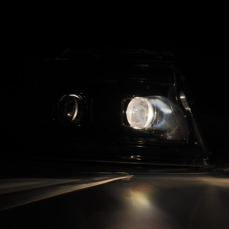 Load image into Gallery viewer, Alpharex 880133 ARX LUXX Headlights
