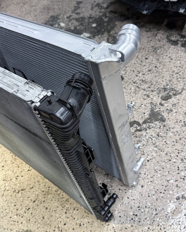 Load image into Gallery viewer, Csf 7089 CSF Radiators - Aluminum
