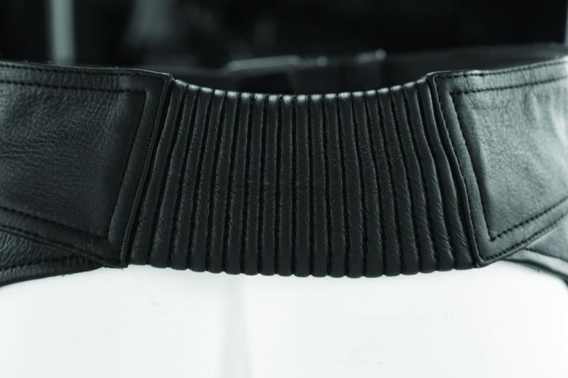 Load image into Gallery viewer, Kuryakyn 094425 KUR Plains Leather Chaps

