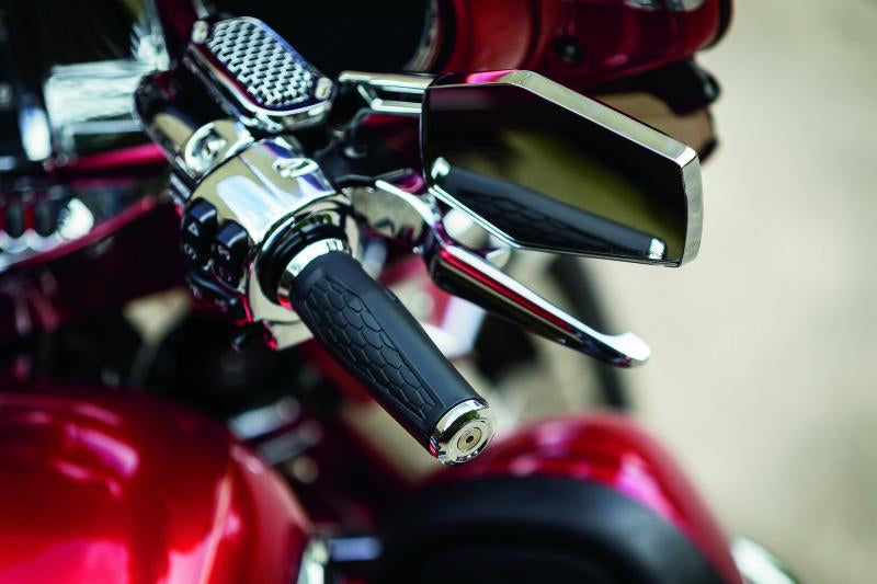 Load image into Gallery viewer, Kuryakyn 5922 KUR Hand Grips D

