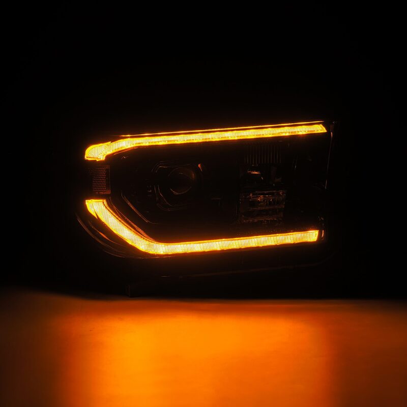 Load image into Gallery viewer, Alpharex 880825 ARX LUXX Headlights

