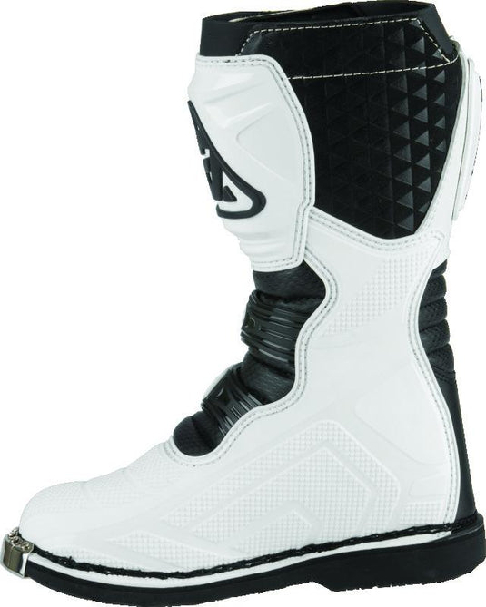 Answer 446647 ANS AR1 Boots