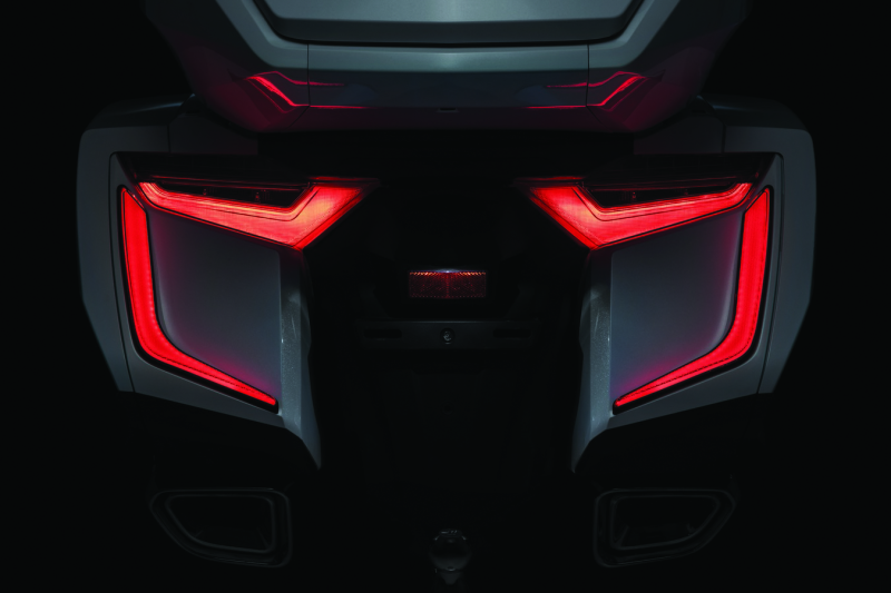 Load image into Gallery viewer, Kuryakyn 3262 KUR LED Auxilliary Lights J
