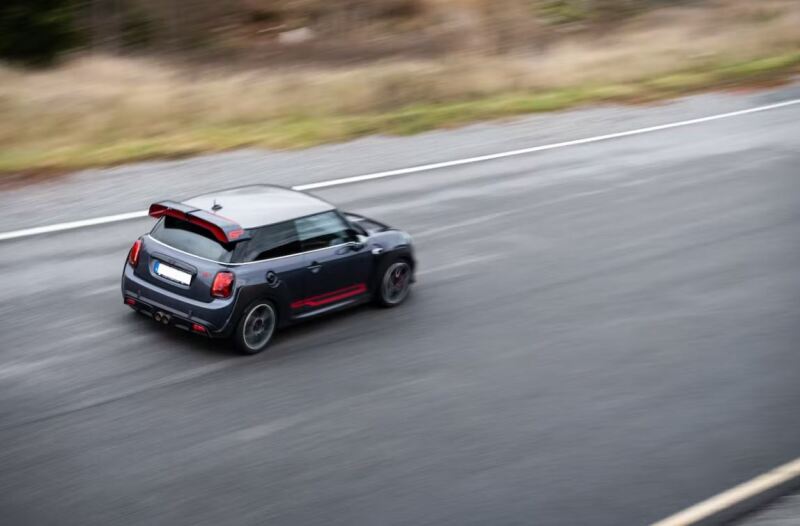 Load image into Gallery viewer, Ohlins MCS MU00S1 OHL Coilover - Road &amp; Track
