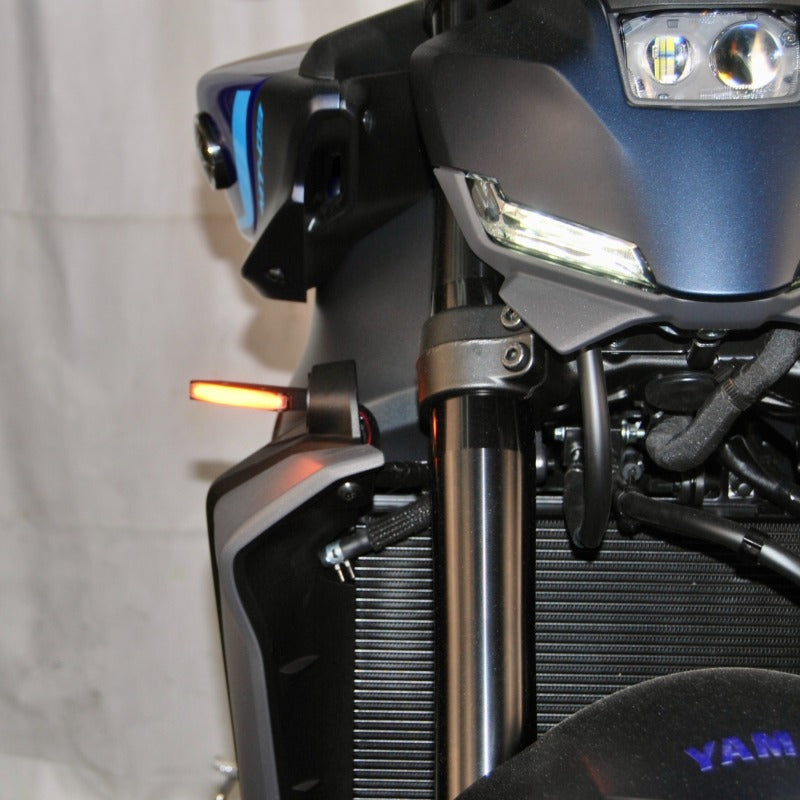 Load image into Gallery viewer, New Rage Cycles MT09-FB-24 NEW Turn Signal
