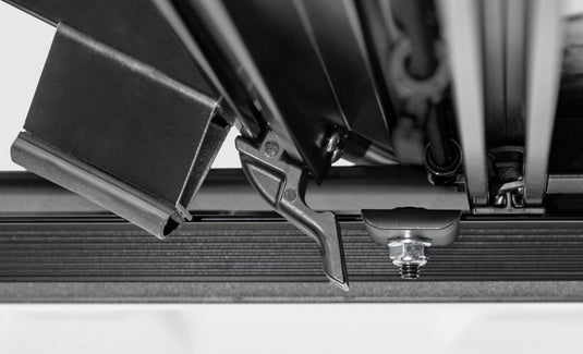 Access B3080019 ACC LOMAX Tri-Fold Cover