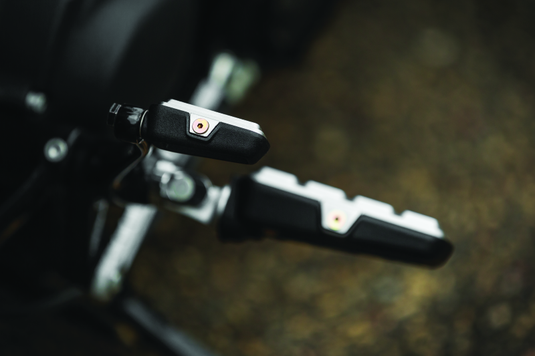 Kuryakyn 6714 KUR Shift Pegs C