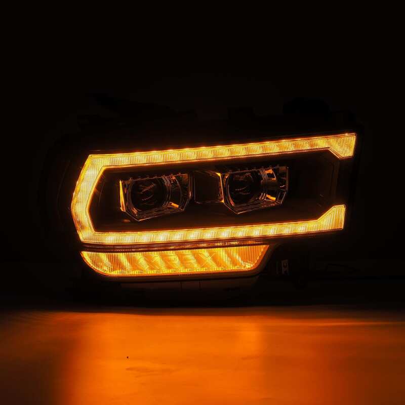 Load image into Gallery viewer, Alpharex 880550 ARX LUXX Headlights
