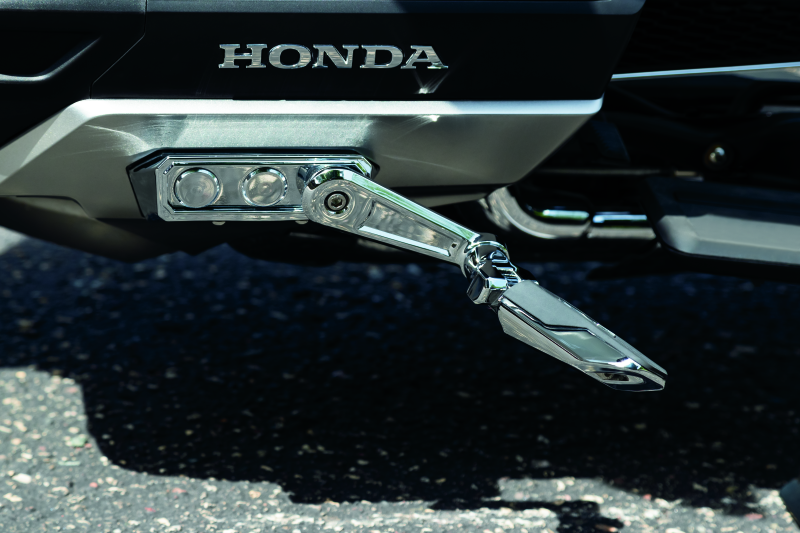 Load image into Gallery viewer, Kuryakyn 6750 KUR Foot Pegs C
