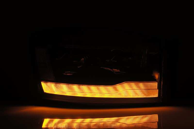 Load image into Gallery viewer, Alpharex 880533 ARX LUXX Headlights
