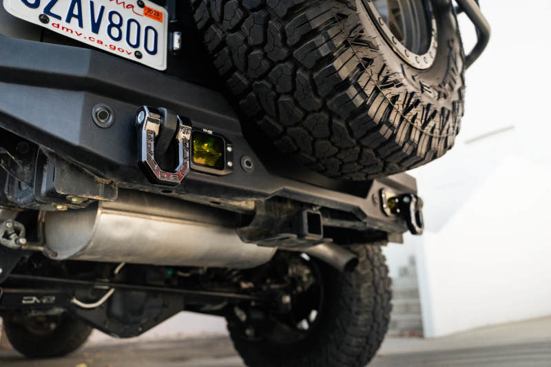 Load image into Gallery viewer, Dv8 Offroad UNSK-01BL DV8 Shackles
